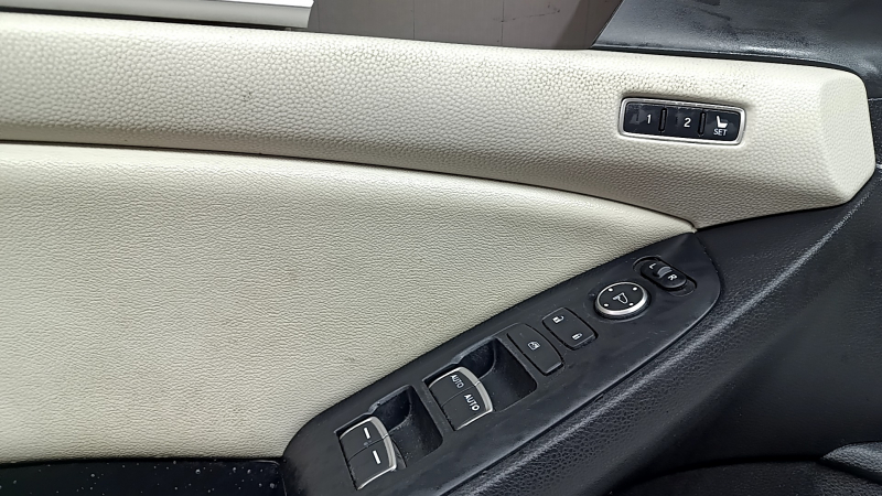 Ornamente ușă, stânga față, Honda Accord 20-22, memorie, negre, cu inserție din piele gri deschis, cotieră din piele gri deschis, cu ornament din lemn, cu nasturi, zgârieturi, curățabil chimic