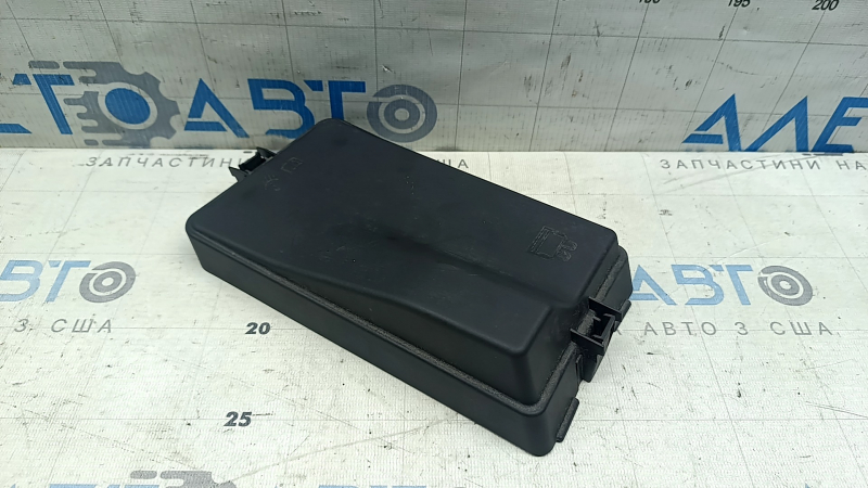 Capac cutie siguranțe sub capotă Audi A3 22-26