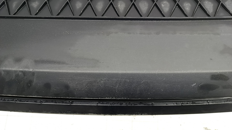 Structura marginii barei spate VW Jetta 22-26, zgârieturi