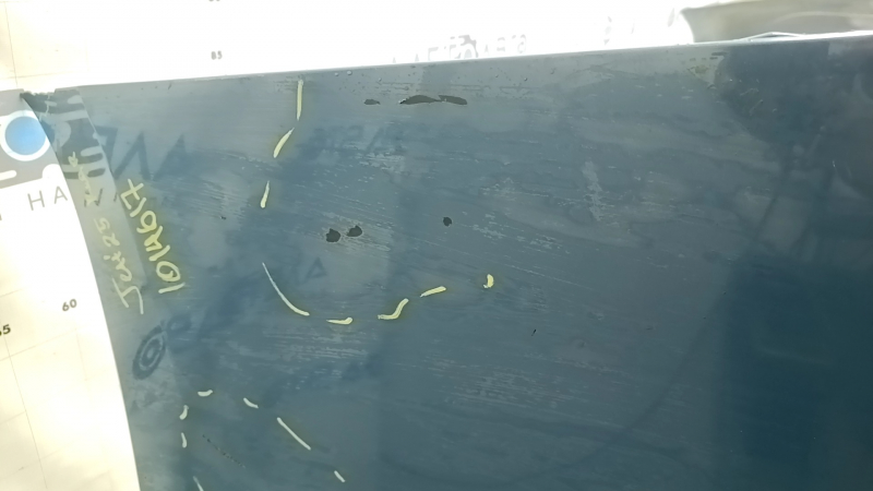 Bara spate VW Jetta 22-26, nefinisată, albastră, zgârieturi, uzată, crăpată, elemente de fixare rupte, fragmente de elemente de fixare lipsă, elemente de fixare deformate