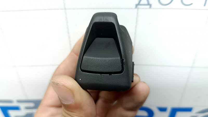 Cârlig de montare pentru parasolar Volvo XC60 18-26, negru, cu pini