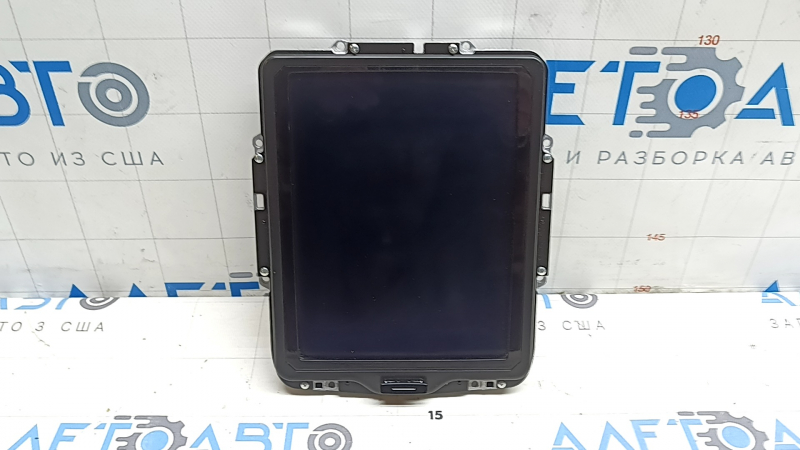 Zgârieturi pe monitorul de navigație Volvo XC60 18-26