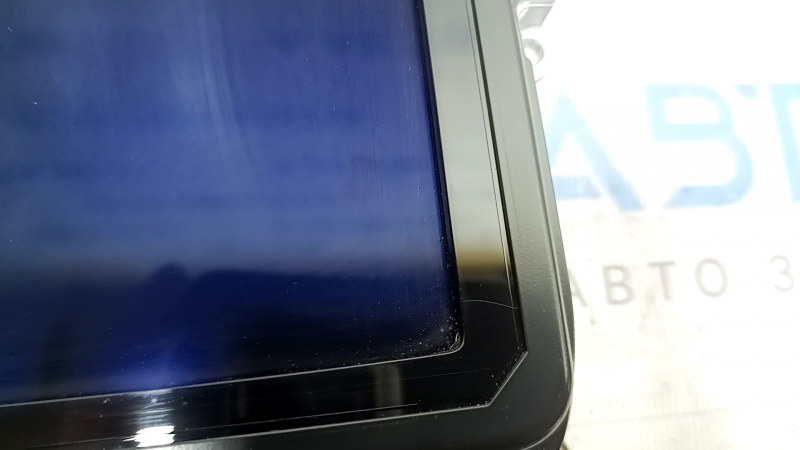 Zgârieturi pe monitorul de navigație Volvo XC60 18-26