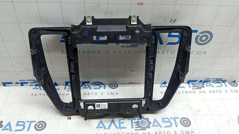 Ornamente centrale bord Volvo XC60 18-26, negru lucios cu crom, zgârieturi