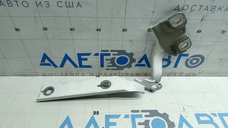 Balama capotă dreapta Audi A3 22-26