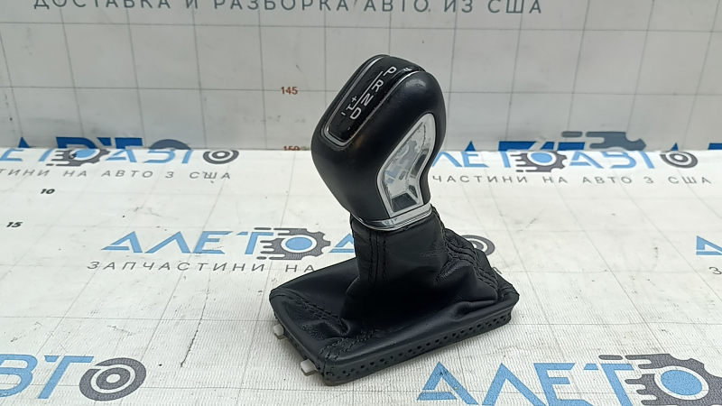 Ручка КПП Volvo XC60 20-21 T5, T6 кожа черная, с чехлом, потертости