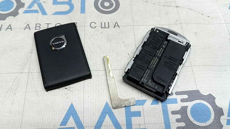 Cheie fără cheie Volvo XC60 18-26, 4 butoane, neagră, 433.92MHz, uzată, zgâriată