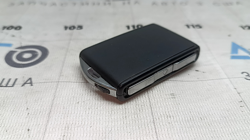 Cheie fără cheie Volvo XC60 18-26, 4 butoane, neagră, 433.92MHz, uzată, zgâriată