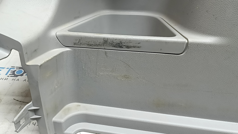 Ornament arc stânga jos Jeep Compass 22-26 gri, tip 1, necesită curățare, zgârieturi, zgârieturi