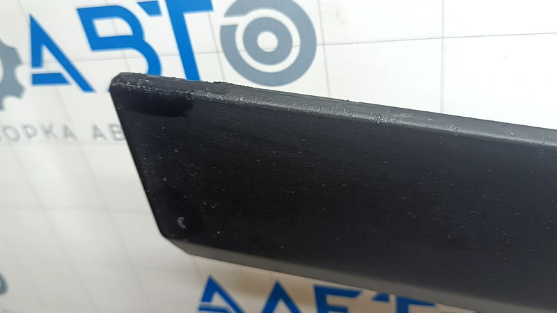 Ornament ușă stânga față inferioară Jeep Compass 17-26 zgârieturi, lovituri, îndoit
