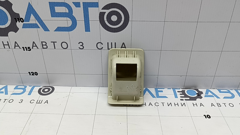 Накладка задней полки Isofix центральная Mercedes C-class W205 15-21 бежевая