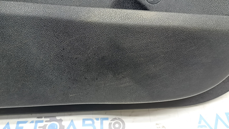 Ornament ușă, placă stânga față, Kia Sorento 19-20, negru cu inserție din plastic bej, cotieră, piele bej, mulaj, lemn închis, lucios, zgârieturi