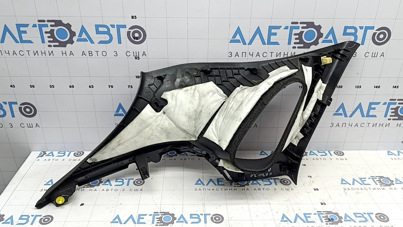 Накладка задней стойки правая верхняя Mazda CX-30 20-26 черная, царапины