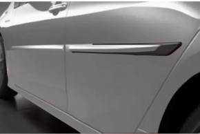 Молдинг двери нижний декоративный передней левой Toyota Prius 50 16-21
