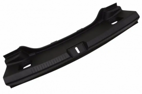 Накладка проема багажника Chevrolet Malibu 16-23 черная