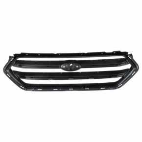 Решетка радиатора grill Ford Escape MK3 17-19 рест черн с хромом