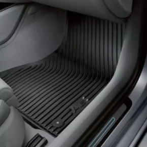 Коврик салона резина передний правый Audi A6 C7 12-18 черн, потерт