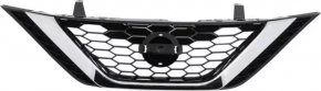 Решетка радиатора grill со значком Nissan Sentra 16-19 рест