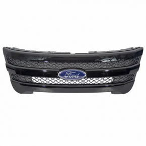 Решетка радиатора grill с каркасом и хромом в сборе Ford Explorer 13-15 дорест sport, с эмблем