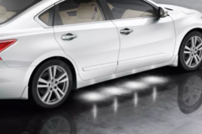 Накладка двери нижняя задняя правая Nissan Altima 13-18
