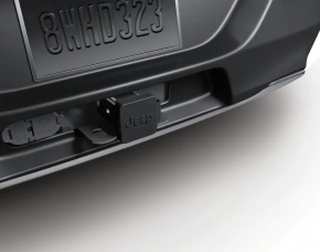 Накладка заднего бампера под фаркоп Jeep Cherokee KL 17-18