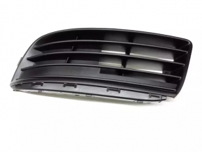 Решетка переднего бампера левая VW Jetta 05-10 без птф, с накладкой, без молдинга