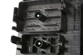 FUSE BOX RELAY Chevrolet Volt 11-15 сломано крепление