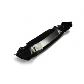 Panoul din spate al Dodge Dart 13-16, format din 2 piese, este perforat