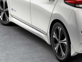Брызговик передний левый Nissan Rogue Sport 17-22 царапины