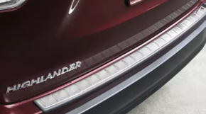 Накладка заднего бампера верхняя Toyota Highlander 14-19 хром, надрезан