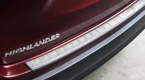 Накладка заднего бампера верхняя Toyota Highlander 14-19 хром, надрезан