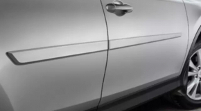 Молдинг двери нижний передней левой Toyota Rav4 13-18