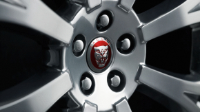 Центральный колпачок на диск Jaguar F-Pace X761 17-25 красный с хромом, 58мм