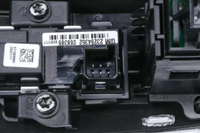 Накладка центральной консоли с подстаканниками Chevrolet Volt 16- облезла краска