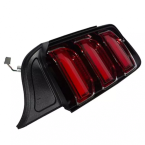Фонарь правый Ford Mustang mk6 15-23 с хром полоской
