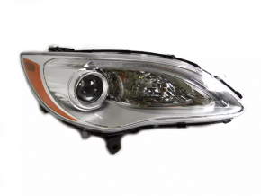 Фара передняя правая Chrysler 200 11-14 светлая