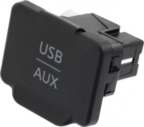 USB Hub, AUX Nissan Versa Note 13-17