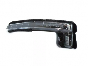 Поворотник зеркала левый Jeep Cherokee KL 14-23