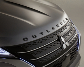 Эмблема надпись OUTLANDER капота Mitsubishi Outlander 22-26 черная