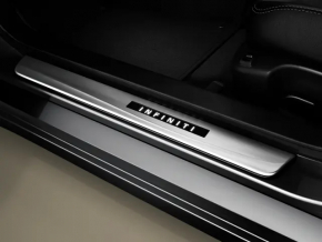 Накладка порога передняя правая внешняя Infiniti Q50 14-24 с подсветкой