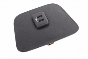 Накладка под USB HUB центральной консоли задняя Chevrolet Equinox 18-24 черная