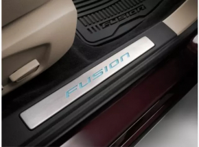 Накладка порога передняя левая Ford Fusion mk5 13-20 черная с хром вставкой и подсветкой