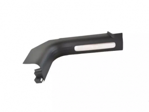 Накладка порога передняя левая Jeep Cherokee KL 16-22 черная с хромом, царапины, потерта