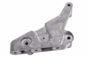 Кронштейн подушки двигателя правый Chevrolet Malibu 16-23 1.5T