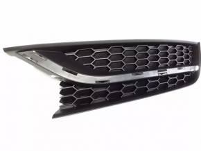 Решетка переднего бампера левая VW Passat b7 12-15 USA без птф, без молдинга