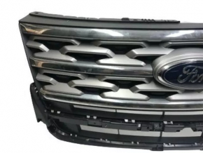 Решетка радиатора grill Ford Explorer 16-17 рест серебро