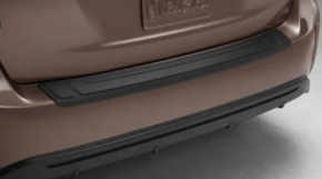 Накладка заднего бампера Toyota Prius V 12-17 структура