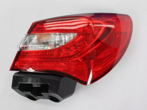 Фонарь правый Chrysler 200 11-14