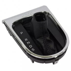 Накладка шифтера КПП Ford Mustang mk6 18-23 под карбон, хром, царапины