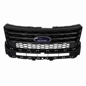 Решетка радиатора grill Ford Explorer 16-17 рест черная